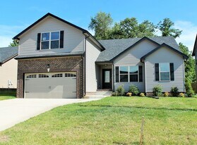 257 Azalea Dr in Oak Grove, KY - Building Photo