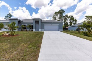 4723 30th St SW in Lehigh Acres, FL - Building Photo