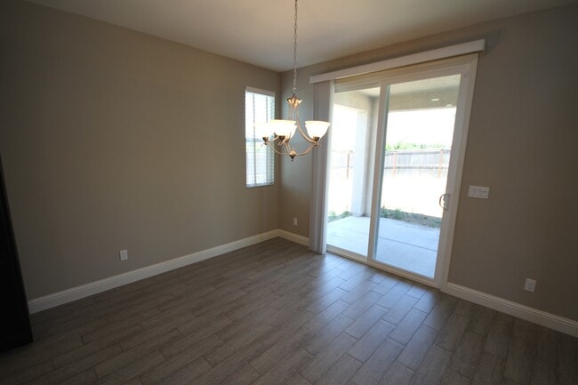 4801 Ammolite Way in Elk Grove, CA - Building Photo - Building Photo