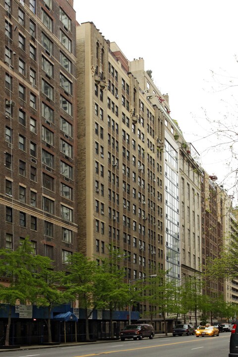 340 E 57th St in New York, NY - Foto de edificio