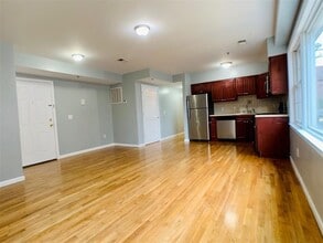 2700 Summit Ave in Union City, NJ - Foto de edificio - Building Photo