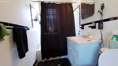 208A Winthrop Rd, Unit B1 in Brookline, MA - Foto de edificio - Building Photo
