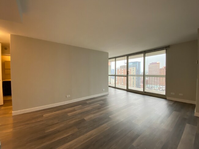 1 E Delaware Pl in Chicago, IL - Foto de edificio - Building Photo