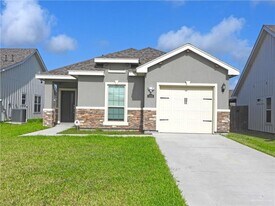 15 E Candor Dr in Edinburg, TX - Building Photo