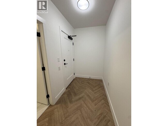 9228 Slopes Mews in Burnaby, BC - Building Photo - Building Photo