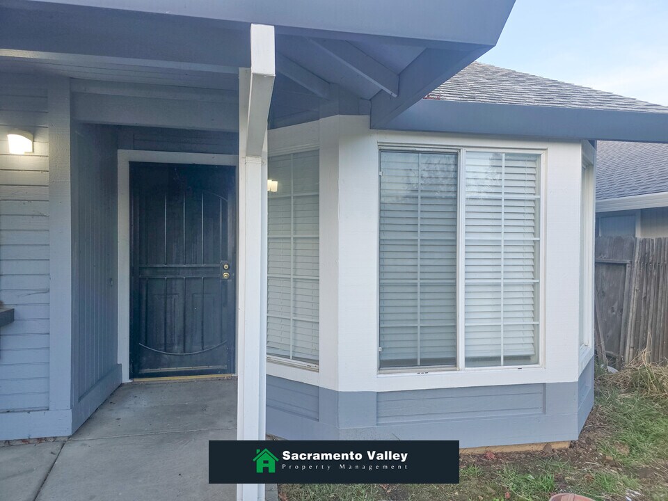 6916 Shady Woods Way in Rio Linda, CA - Building Photo