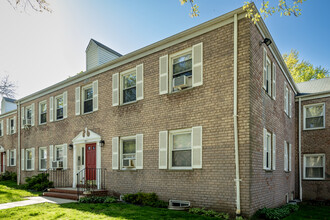 11015 65th Ave in Forest Hills, NY - Building Photo - Building Photo