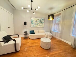 195 Java St, Unit Apt 1 in Brooklyn, NY - Foto de edificio - Building Photo