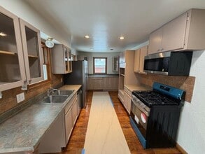 10 Fruitland Dr in New Castle, PA - Building Photo - Building Photo