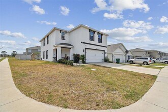 7380 Sail Clover Ln in Zephyrhills, FL - Building Photo - Building Photo