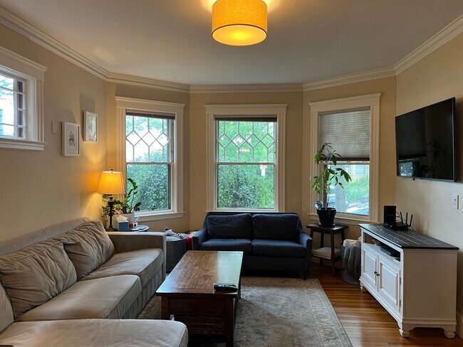 182 Magazine St, Unit 1 in Cambridge, MA - Building Photo - Building Photo