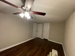 1913 San Antonio St in Grand Prairie, TX - Building Photo - Building Photo