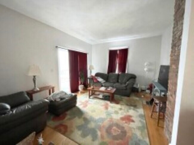 19 Bucknam St, Unit 3 in Boston, MA - Building Photo - Building Photo