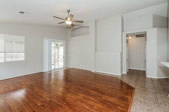 71 St Johns Wood Ave in Henderson, NV - Building Photo - Building Photo
