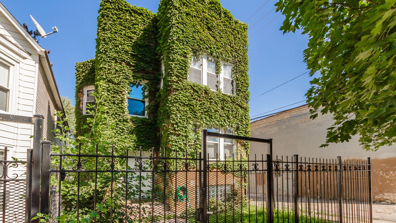 4015 N Bernard St in Chicago, IL - Building Photo
