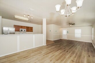 930 Amber Knoll in San Antonio, TX - Building Photo - Building Photo