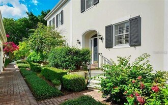 60 Bishopscourt Rd in Osprey, FL - Building Photo