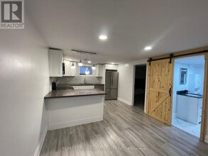 493 Upper Gage Ave in Hamilton, ON - Building Photo - Building Photo