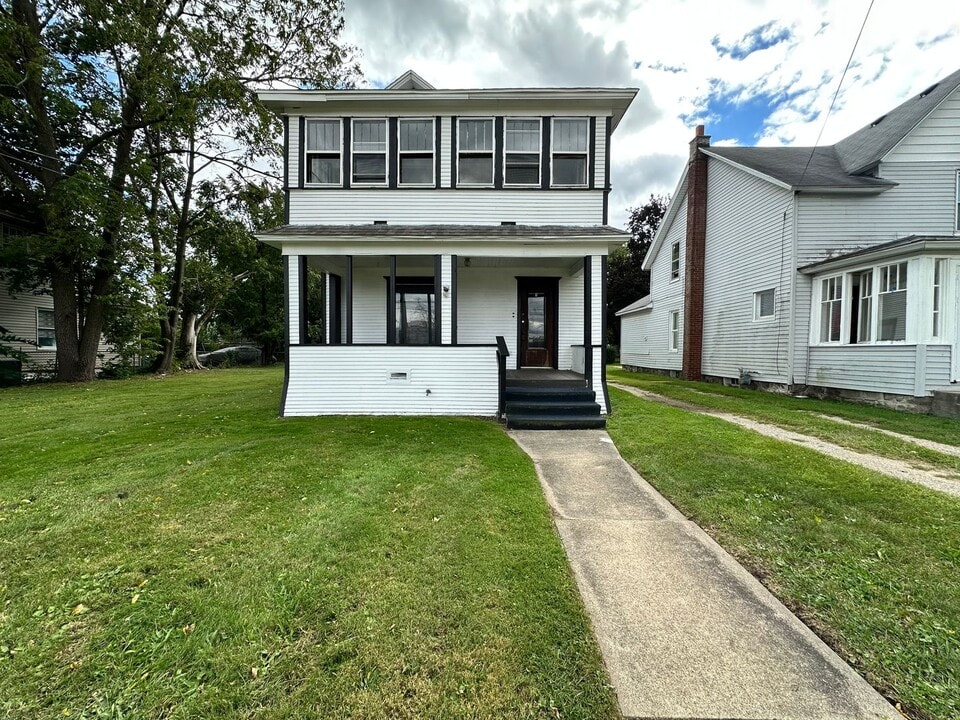 198 Lathrop Ave in Battle Creek, MI - Building Photo