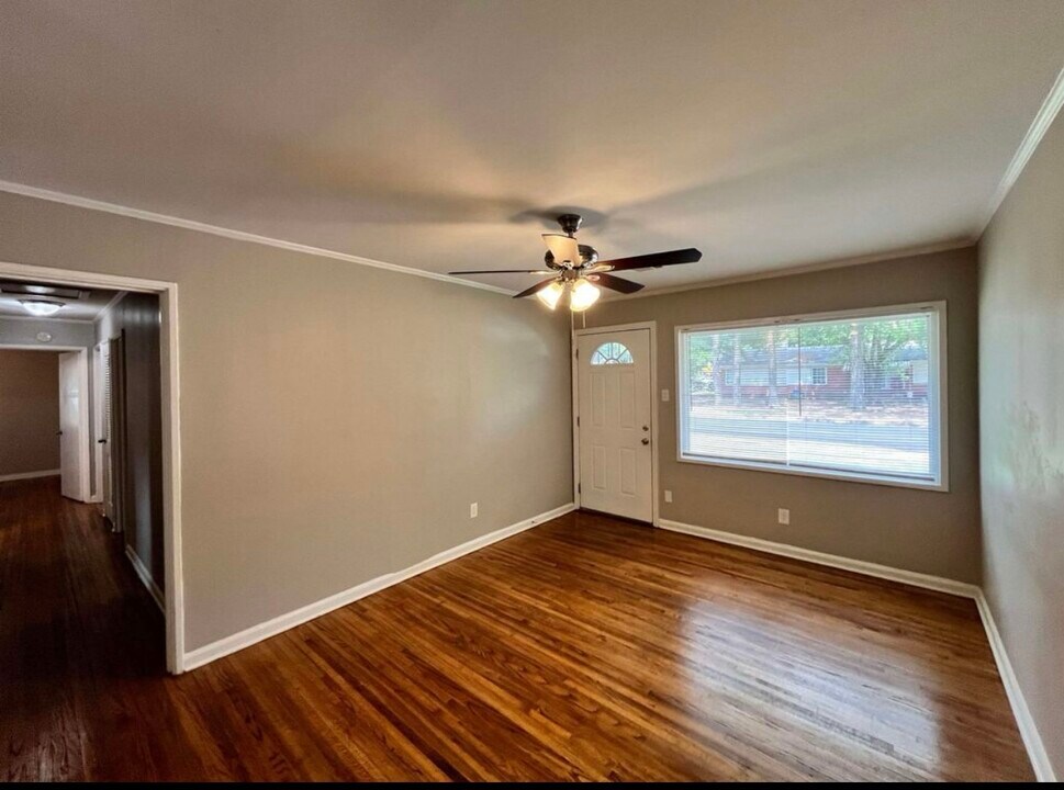 1463 Merrycrest Dr in Memphis, TN - Building Photo