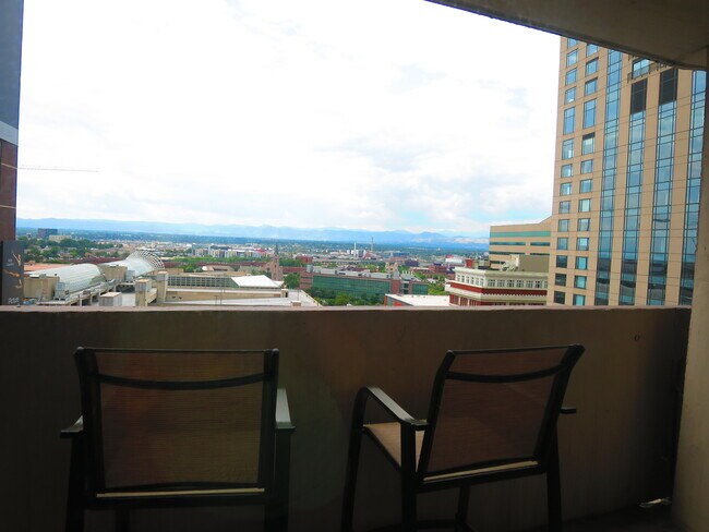 1020 15th St, Unit 21M in Denver, CO - Foto de edificio - Building Photo