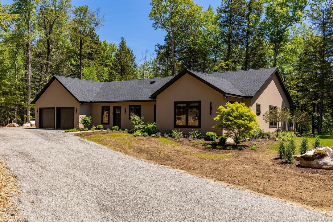 6 Kubish Rd in Litchfield, CT - Building Photo