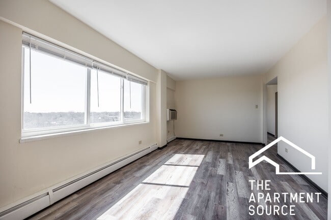 1400 Chicago Ave, Unit 802 in Evanston, IL - Building Photo - Building Photo