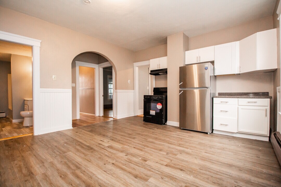 77 Cohasset St, Unit 2 in Worcester, MA - Building Photo