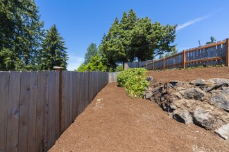 549 Index Plz NE, Unit A in Renton, WA - Building Photo - Building Photo