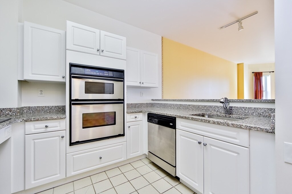 1 Cityview Ln in Quincy, MA - Building Photo