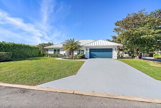 491 Sunset Way in Juno Beach, FL - Building Photo - Building Photo