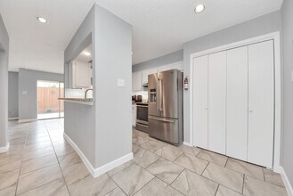 6306 S Rice Ave in Bellaire, TX - Building Photo - Building Photo