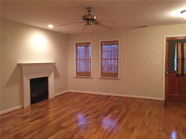 685 Garibaldi St SW in Atlanta, GA - Building Photo - Building Photo