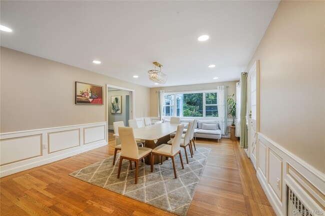 24 Mineola Ave in Roslyn, NY - Building Photo - Building Photo