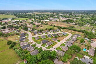 346 Webb St in Smithville, TX - Building Photo - Building Photo