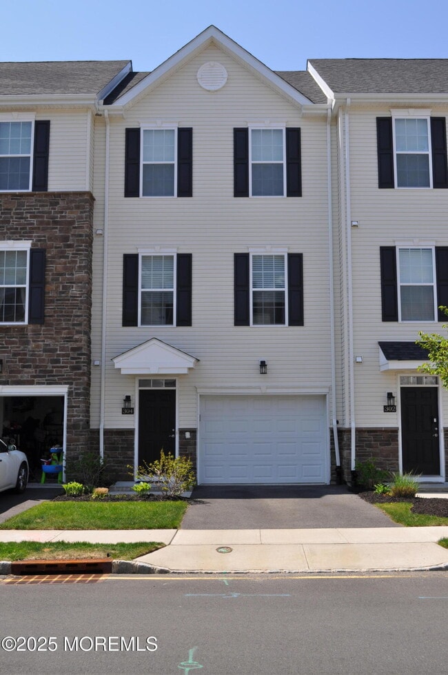 property at 304 Discovery Rd
