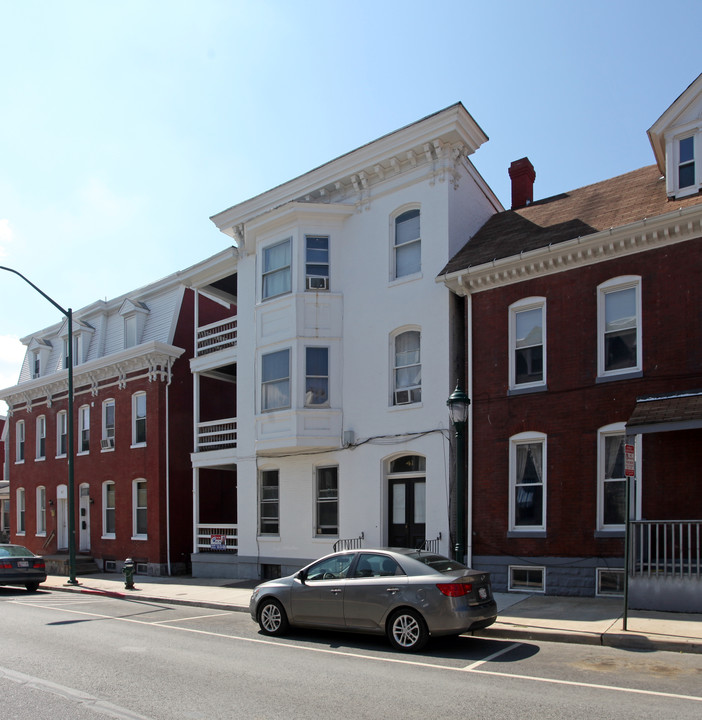 41 E Antietam St in Hagerstown, MD - Foto de edificio