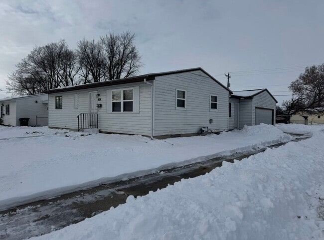 property at 934 S 28th St