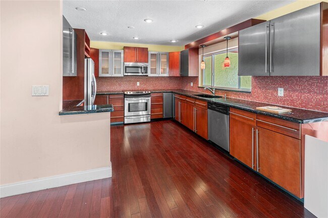 8619 SW 51st St in Cooper City, FL - Building Photo - Building Photo