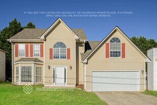 1575 Smithson Dr in Lithonia, GA - Building Photo