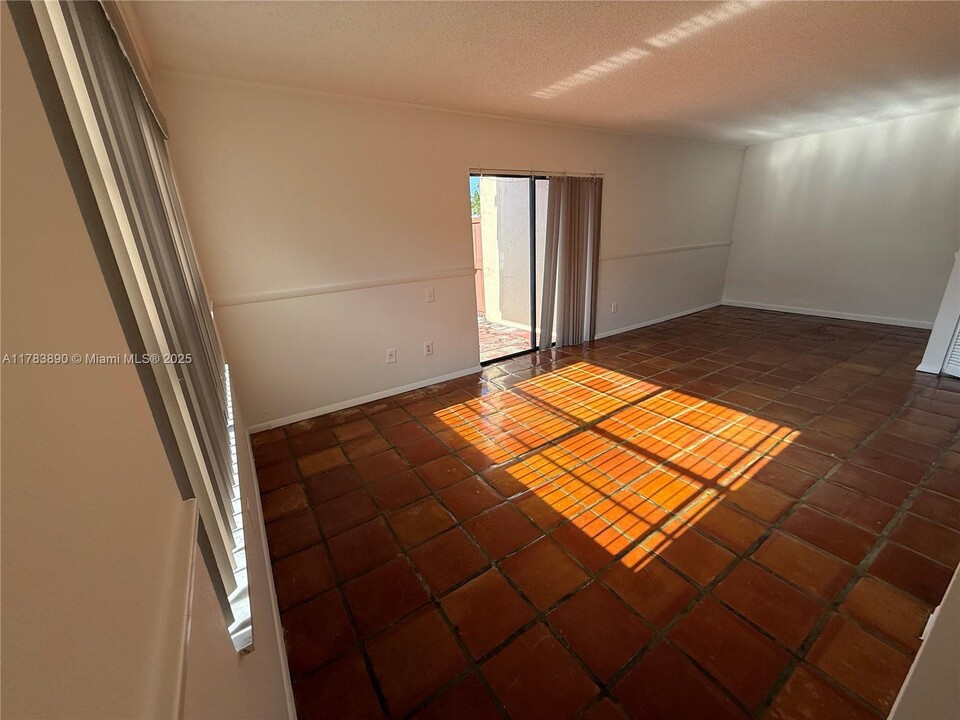 6540 SW 114th Pl in Miami, FL - Building Photo