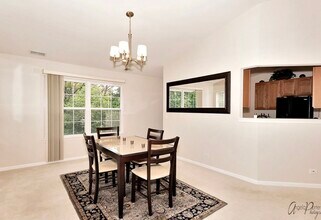 404 Bay Tree Cir in Vernon Hills, IL - Building Photo - Building Photo