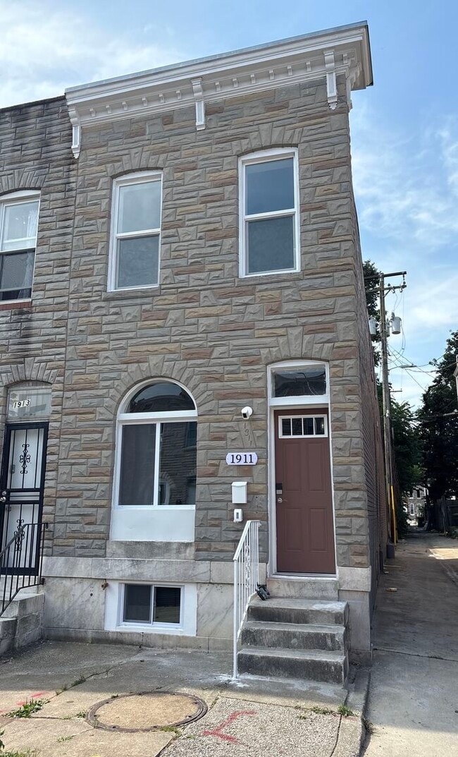 property at 1911 Federal St