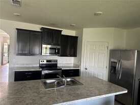8629 Cobblestone Dr in Fort Pierce, FL - Building Photo
