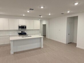 3049 Dutch Dr in Providence Village, TX - Foto de edificio - Building Photo