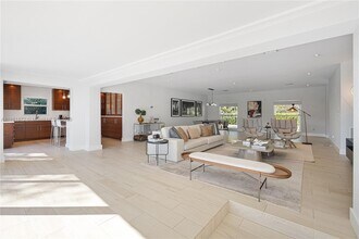 720 Lake Rd in Miami, FL - Building Photo - Building Photo