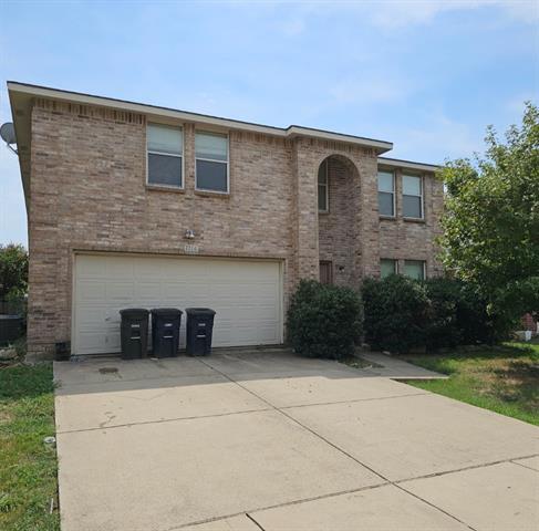 1716 Rialto Way in Justin, TX - Building Photo