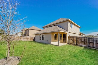 4939 War Horse Dr in San Antonio, TX - Building Photo - Building Photo