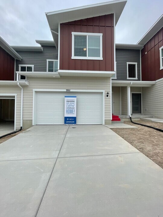 2011 N Red Yearling Dr in Saratoga Springs, UT - Building Photo