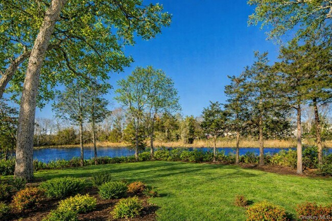 9 Helens Ln in Southampton, NY - Building Photo - Building Photo